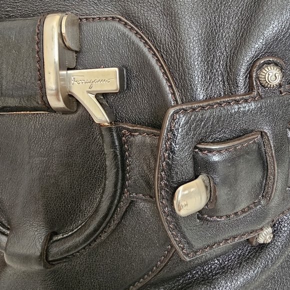 SALVATORE FERRAGAMO Leather Shoulder Bag - Picture 5 of 13